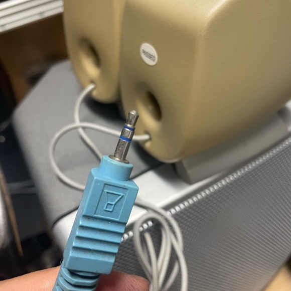 Small size computer speakers 
By Polk audio - Picture 7 of 7